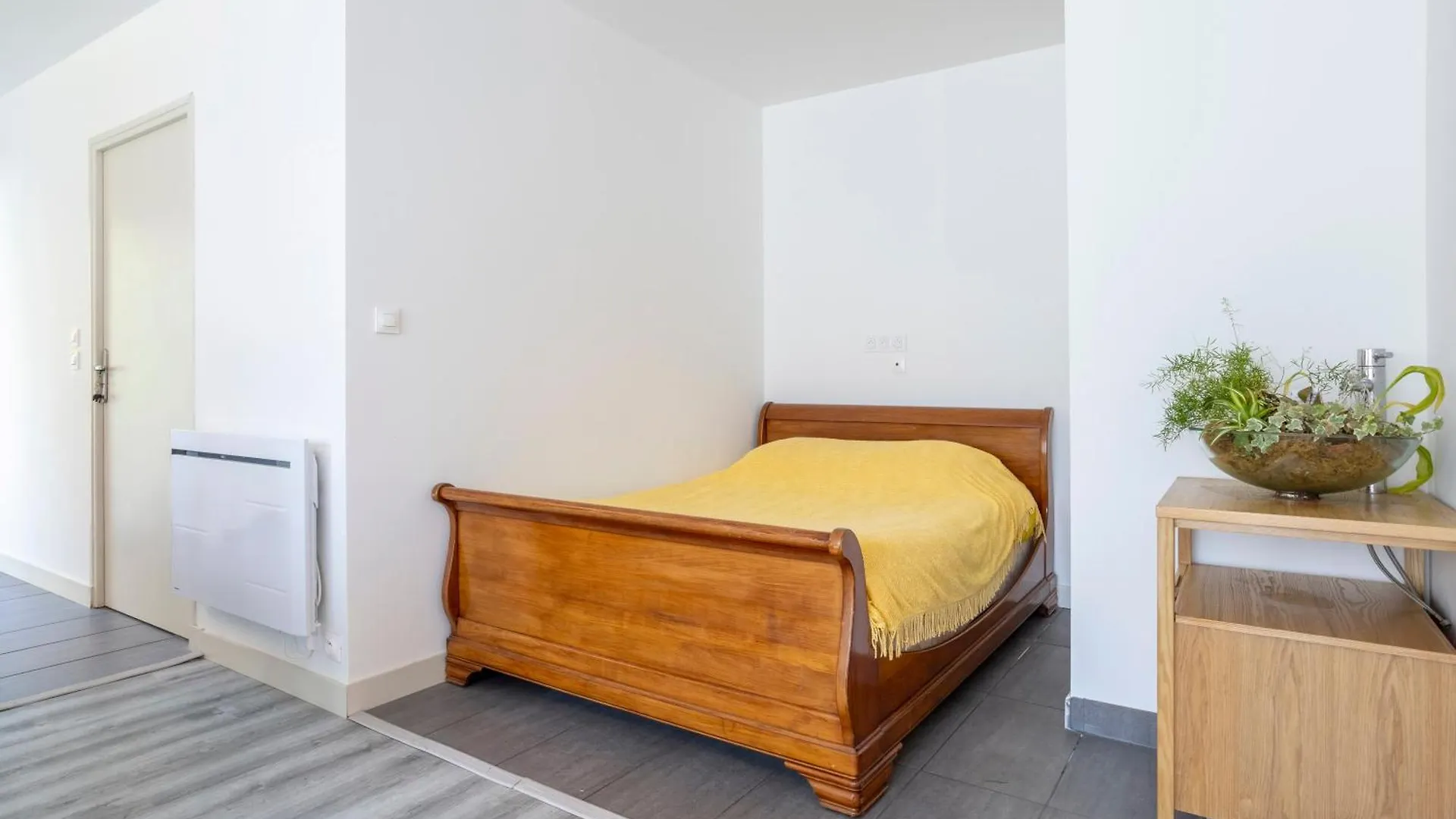 Maison Avec Terrasse Et Jardin Saint-Yvy Francja